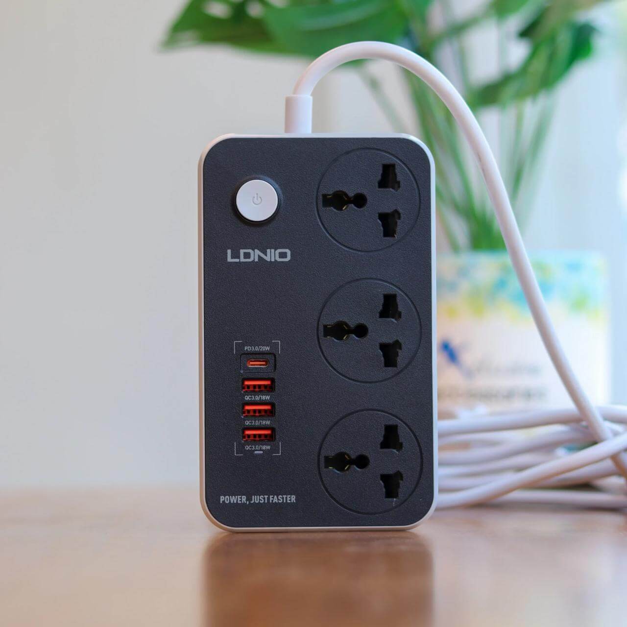 LDNIO SC3412 38W PD20W Power Strip with 3 Outlets & 3 USB QC 3.0 Ports Description: